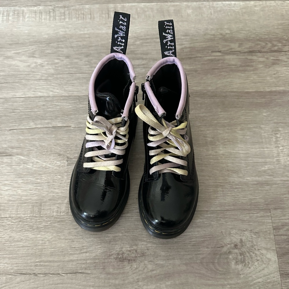 SOLD | Dr. Martens 1460 Toddler Shimmer Heart Lace Up Boots Black Size 10 - Picture 6 of 12